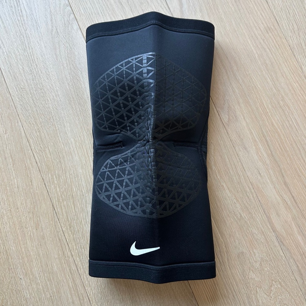 Nike Pro Combat Knee Sleeve Black Compression Athletic Support Accessory